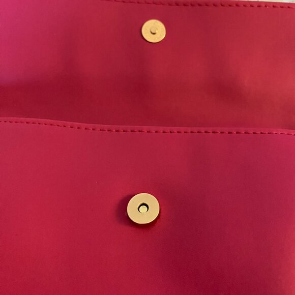Salvatore Ferragamo Makeup Cosmetics Bag Fuscia Vegan Leather Snap Close Pockets - Picture 3 of 9